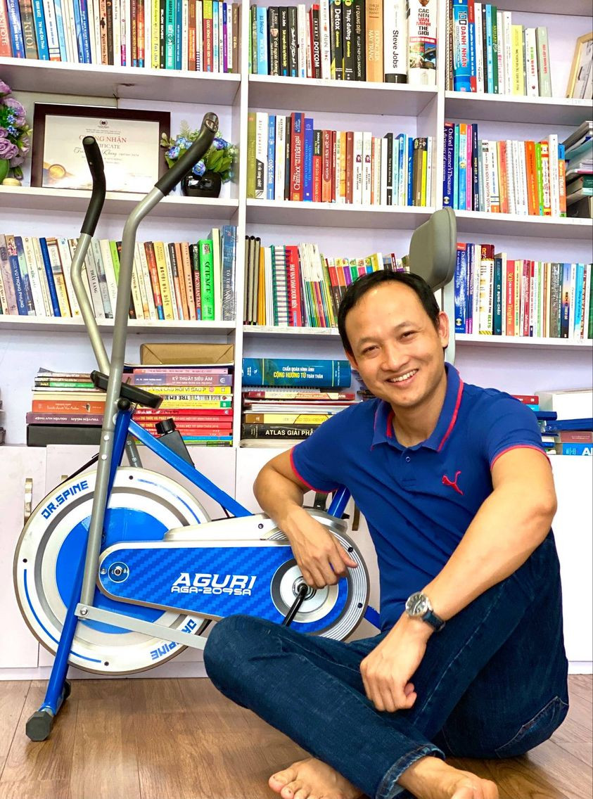 Trong cuốn sách, BS. Trần Quốc Khánh đã chia sẻ rất nhiều những kiến thức y học thường thức như cách phòng tránh ung thư, trầm cảm sau sinh, ảnh hưởng của rượu, bia với sức khỏe, sự cần thiết kiểm tra sức khỏe định kỳ, chế độ ăn uống tốt cho sức khỏe, những bài tập về xương khớp và cột sống...