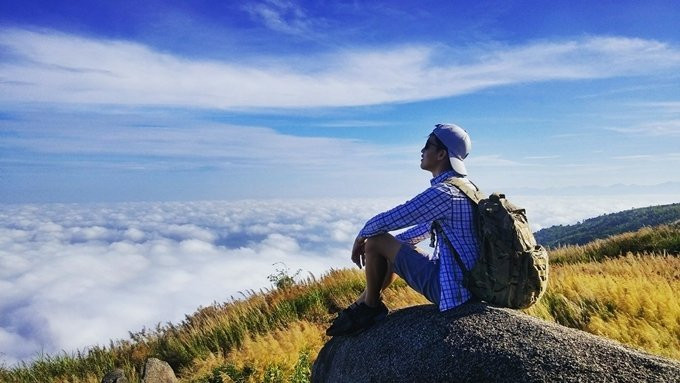 Tuy nhiên, nhiều người vẫn thích băng rừng, vượt núi để thử thách bản thân với sự hiểm trở nhưng nên thơ của núi Chứa Chan.