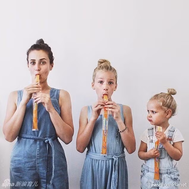 Gương mặt biểu cảm của bé út siêu đáng yêu.