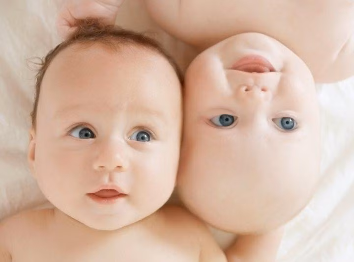 Mặc dù vậy, ai cũng phải công nhận rằng các cặp sinh đôi khi ra đời đều trông rất đáng yêu.