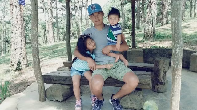 Anh có một cô con gái lớn tên Chíp và cậu con trai út bé bỏng tên Bon.