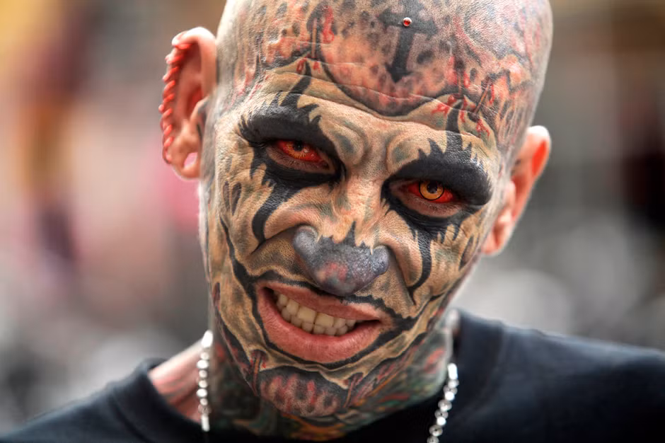 Mặc dù môi trường trong tù rất thiếu thốn nhưng những hình xăm dành cho tù nhân chịu án chung thân luôn rất được đầu tư.