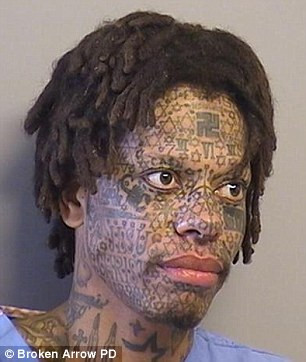 Giai ma nhung hinh xam sieu quai di tren mat tu tu-Hinh-2