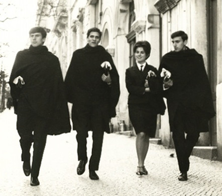 Trường Đại học Porto từ lâu đã nổi tiếng với những bộ đồng phục kiểu quý tộc và phong thái rất đĩnh đạc của sinh viên.