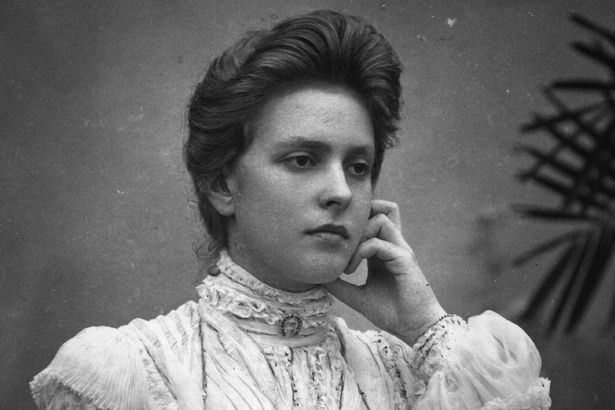 Cuoc doi khac thuong cua me chong Nu hoang Anh Elizabeth II-Hinh-2