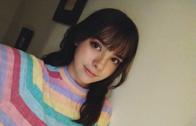 Sở hữu vẻ ngoài xinh xắn với cặp mắt to tròn và gương mặt bầu bĩnh, Giraldo được nhiều dân mạng dành nhiều lời ưu ái, khen xinh như búp bê. Hiện, trang cá nhân của 10X có hơn 35.000 lượt theo dõi.