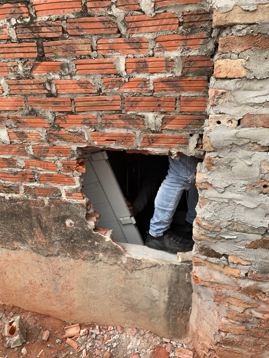 Trao đổi với báo chí, lãnh đạo công an huyện Vĩnh Tường (Vĩnh Phúc) cho biết, đây là đường dây đánh bạc quy mô lớn, công an huyện đã có sự tham mưu và phối hợp với công an tỉnh triệt phá. (Ảnh: Lao Động).