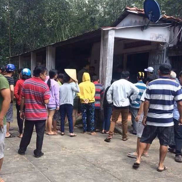  Nam thanh niên ngáo đá sát hại, cắn đứt một số bộ phận cơ thể của nạn nhân: Khoảng 9h sáng 20/10, một nam thanh niên có biểu hiện nghi ngáo đá bất ngờ lao vào nhà người dân ở xã Phước Hoà, huyện Phú Giáo, tỉnh Bình Dương rồi la hét, quậy phá. 