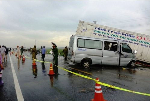Vu xe cho nha su gap nan: Phu xe duong tinh voi ma tuy