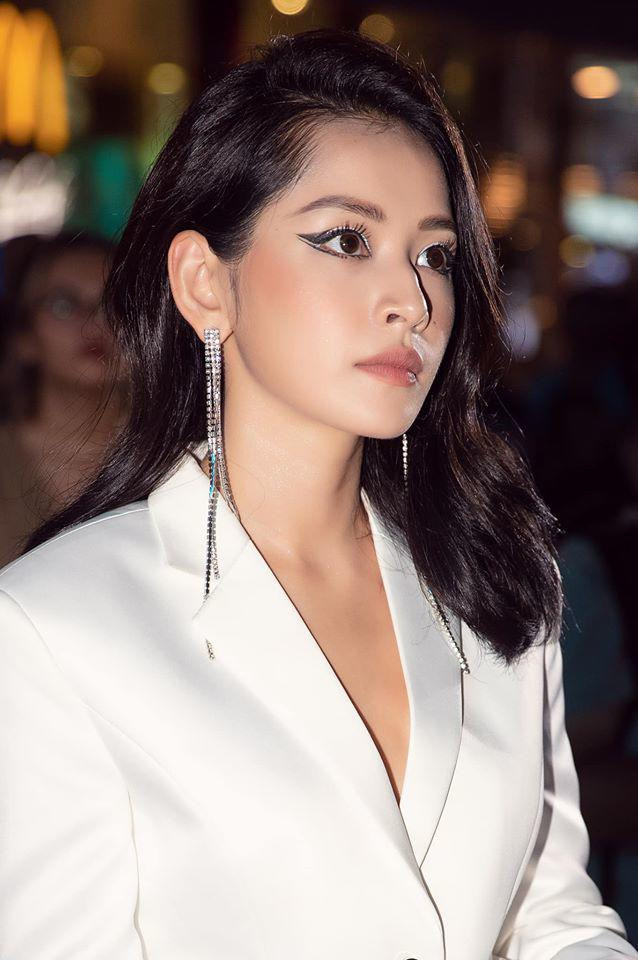 Mat moc diem 10 hoan hao cua Chi Pu duoc khen nuc no