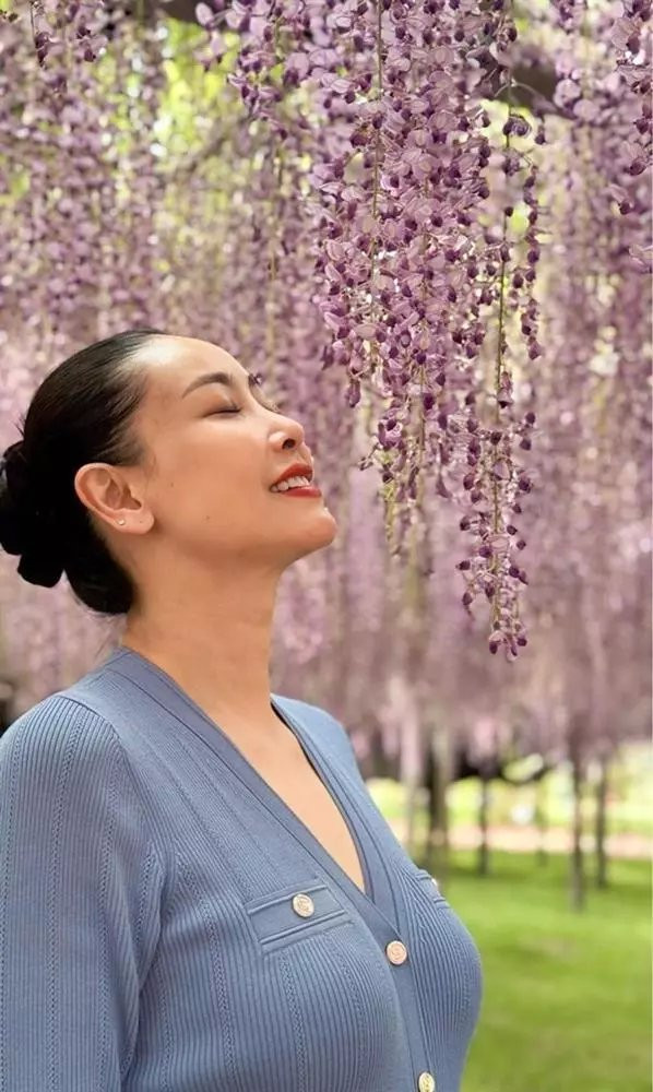 Hoa hậu nổi tiếng đông con, đăng quang 32 năm vẫn trẻ đẹp khó tin - Hình 10 Hoa hau noi tieng dong con, dang quang 32 nam van tre dep kho tin-Hinh-10