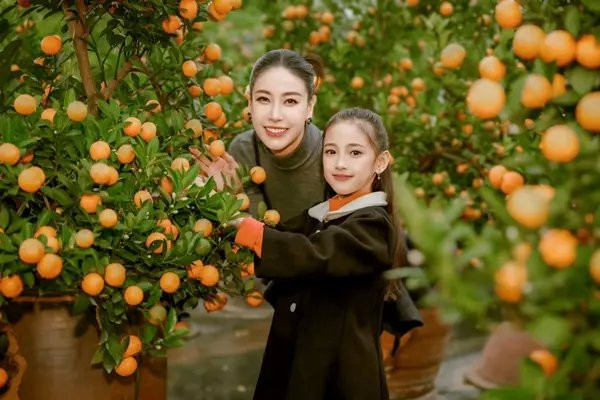 Hoa hậu nổi tiếng đông con, đăng quang 32 năm vẫn trẻ đẹp khó tin - Hình 8 Hoa hau noi tieng dong con, dang quang 32 nam van tre dep kho tin-Hinh-8