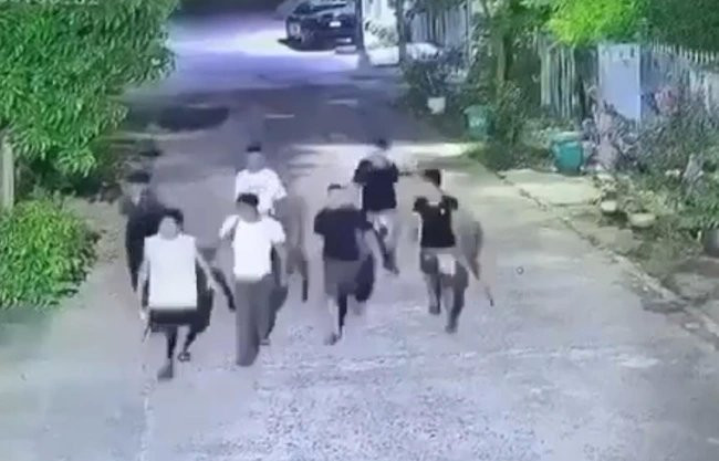 Điều tra vụ 2 nhóm thanh niên hỗn chiến, một người tử vong Dieu tra vu 2 nhom thanh nien hon chien, mot nguoi tu vong