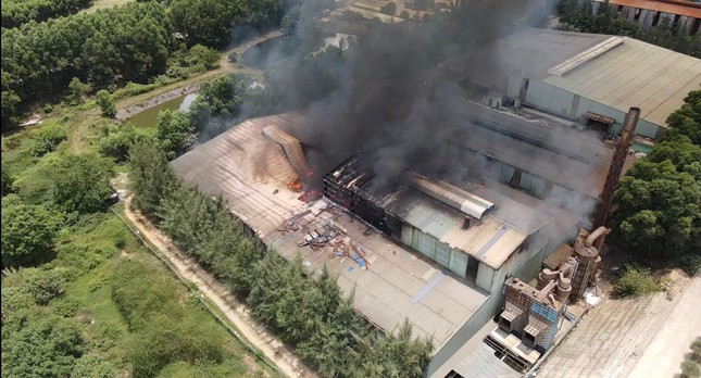 Cháy nhà máy xử lý rác lớn nhất ở Hà Tĩnh - Hình 2 Chay nha may xu ly rac lon nhat o Ha Tinh-Hinh-2