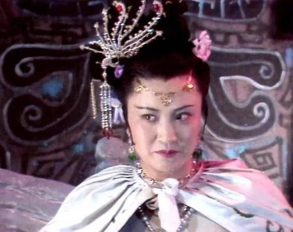 'Bạch Cốt Tinh' Dương Xuân Hà và mối thâm thù với đạo diễn Dương Khiết - Hình 2 'Bach Cot Tinh' Duong Xuan Ha va moi tham thu voi dao dien Duong Khiet-Hinh-2