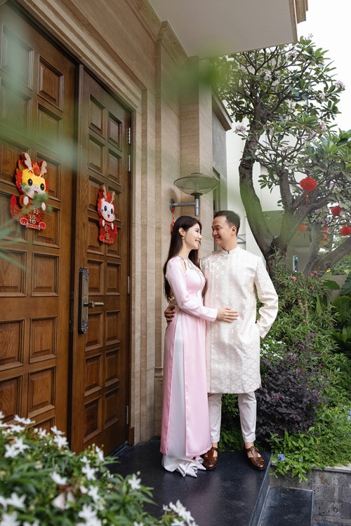 Biệt thự của Diễm My 9x và Vinh Nguyễn khá bề thế, ngập tràn cây xanh. Ảnh: FB Diễm My.