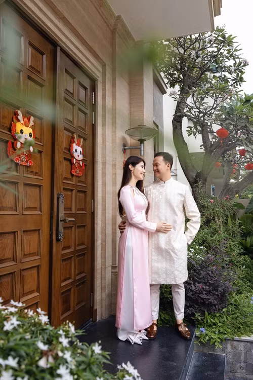 Biệt thự của Diễm My 9x và Vinh Nguyễn khá bề thế, ngập tràn cây xanh. Ảnh: FB Diễm My.