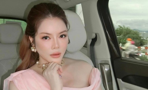 Ly Nha Ky buc xuc to mot ca si co thoi “nhieu chuyen”