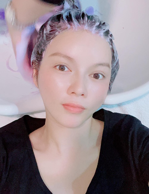 Nữ diễn viên có đầu bếp riêng, stylist cắm hoa riêng trong biệt thự. Thậm chí, Lý Nhã Kỳ còn thuê người gội đầu, cắt móng tay cho mình, ăn lương theo tháng. Ảnh: Instagram Lý Nhã Kỳ.