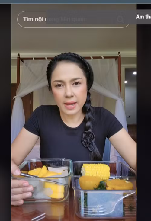 Việt Trinh ăn chay trường nhiều năm qua. Ảnh: TikTok Việt Trinh.