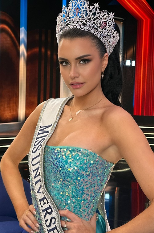Emilia Dides là ca sĩ nổi tiếng tại Chile. Tháng 7/2024, cô đăng quang Miss Chile. Ảnh: Instagram Emilia Dides.