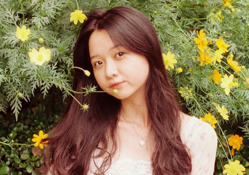 “Tôi sẽ thi đại học một chuyên ngành khác để làm kinh tế. Song song đó tôi mong muốn tiếp tục con đường diễn xuất. Tôi nghĩ việc học thêm một ngành để làm kinh tế, đồng thời, một diễn viên có kiến thức thì sẽ được ủng hộ nhiều hơn”, Lâm Thanh Mỹ chia sẻ. Ảnh: Instagram Lâm Thanh Mỹ.