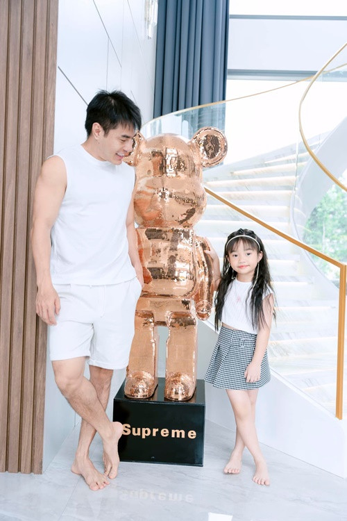 Các con của Lê Dương Bảo Lâm được bố mẹ hết mực chiều chuộng. Ảnh: FB Lê Dương Bảo Lâm.