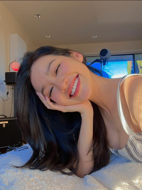 Top 15 Hoa hậu Quốc tế 2011 vẫn tươi tắn, rạng ngời khi trang điểm nhẹ hoặc để mặt mộc.