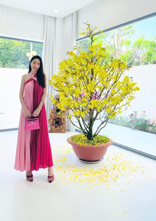 Mỗi dịp lễ Tết, Thủy Tiên trang hoàng nhà cửa lộng lẫy. Ảnh: FB Thủy Tiên.