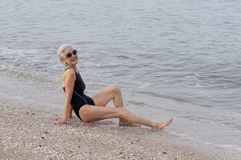 Mặc dù tóc đã bạc, ở tuổi 80, bà Choi vẫn quyết tâm cho thế giới thấy rằng tuổi tác chỉ là một con số. Ảnh: Instagram Choi Soon Hwa.