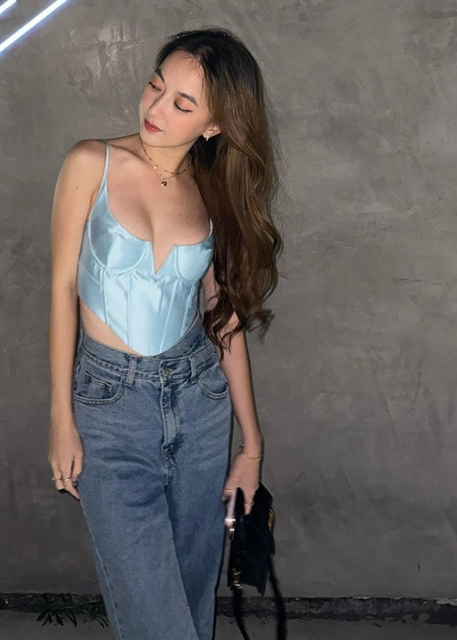 Xuân Nghi tiết lộ, cô và người cũ ít khi gặp lại sau khi chia tay.