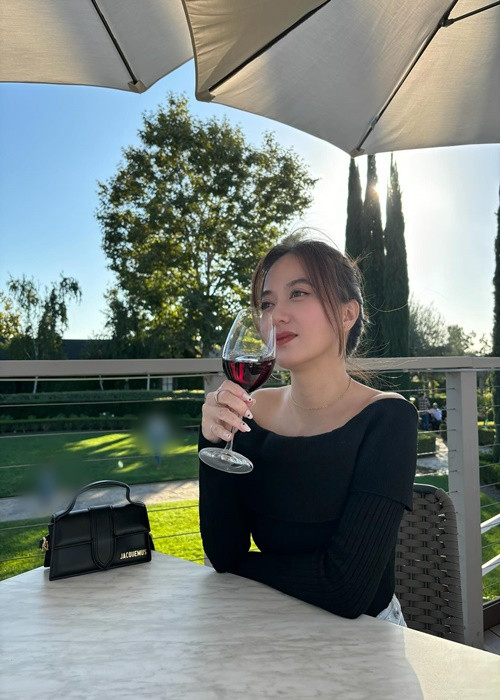 Nữ ca sĩ và người yêu cũ lặng lẽ "đường ai nấy đi".