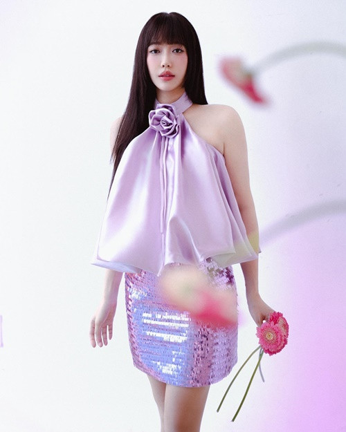 Gần đây, Diệu Nhi liên tục che chắn kỹ lưỡng vòng hai. Ảnh: Instagram Diệu Nhi.