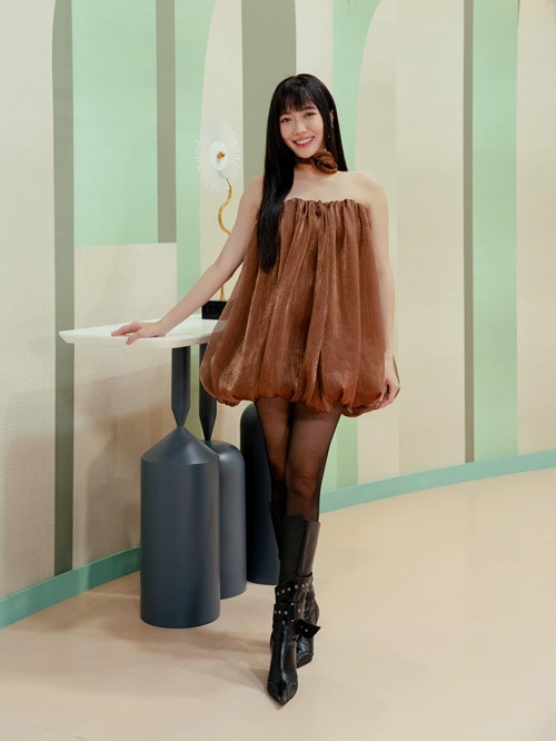 Diệu Nhi diện váy áo dáng suông. Ảnh: Facebook Diệu Nhi.