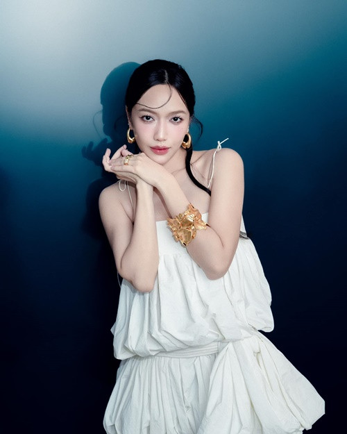 Vòng hai của Diệu Nhi không lộ rõ khi cô lựa chọn váy áo rộng. Ảnh: Facebook Diệu Nhi.