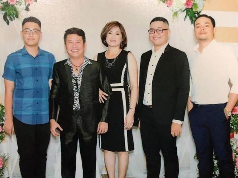 Nói về cách dạy con, Tấn Beo chia sẻ, anh rất nghiêm khắc khi các con có gì không đúng. Ảnh: FB Tấn Beo.