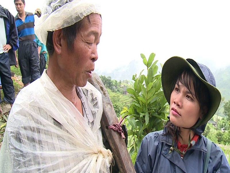 Theo Người Đưa Tin, khi bắt đầu học tại Học viện Báo chí và Tuyên truyền, BTV Nguyễn Ngân đã tham gia làm cộng tác cho chương trình Thời sự học đường, VTV1 và một số chương trình của kênh VTV6. Sau khi tốt nghiệp năm 2010, cô chính thức về VTV công tác. Ảnh: Người Đưa Tin.