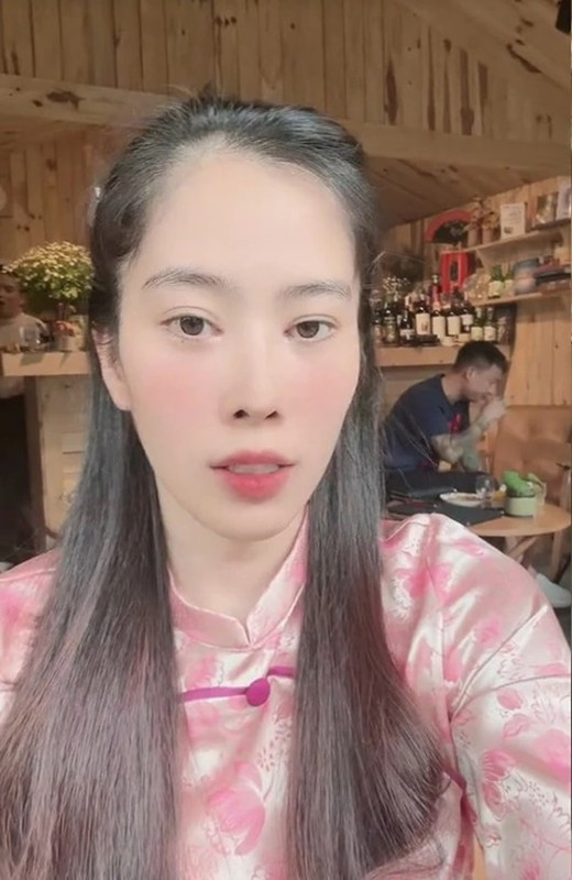 Mới đây, Nam Em và Hữu Cường chia tay. Phía Nam Em tố bị bạn trai cũ đòi nợ 1 tỷ tiền ăn uống, thuê nhà. Ảnh: Saostar.