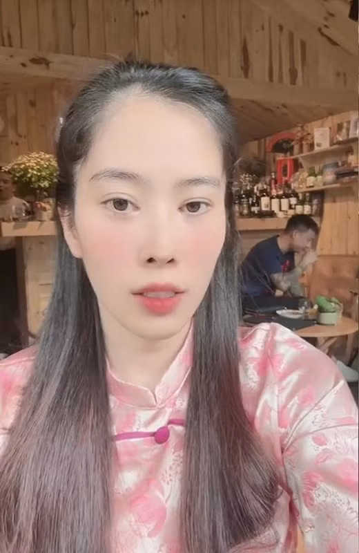 Mới đây, Nam Em và Hữu Cường chia tay. Phía Nam Em tố bị bạn trai cũ đòi nợ 1 tỷ tiền ăn uống, thuê nhà. Ảnh: Saostar.