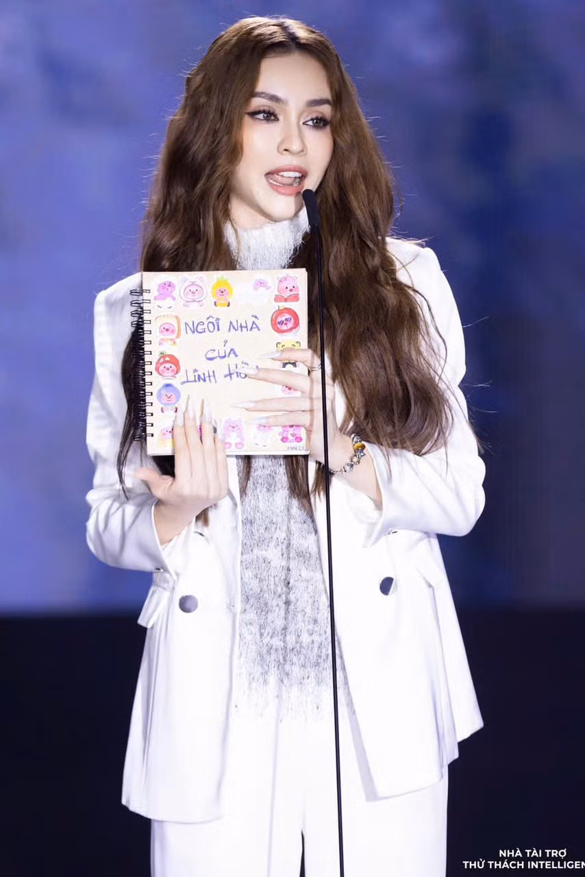 MLee không kỳ vọng hành trình Miss Universe Vietnam 2024 sẽ tạo nên "cú nhảy vọt" về danh tiếng. Sau hơn một thập kỷ hoạt động nghệ thuật, cô hiểu rằng ngoài sự cố gắng còn cần chữ duyên và may mắn. Cô không đặt nặng vấn đề danh tiếng, mà tập trung cống hiến cho nghệ thuật và những người yêu quý mình. Tham gia Miss Universe Vietnam 2024 là thử thách tuổi 32 mà cô quyết tâm chinh phục.