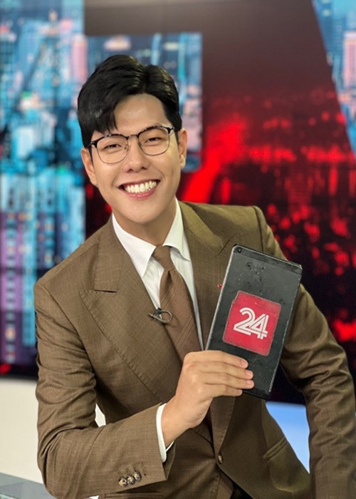 Theo Vietnamnet, Mạnh Cường sinh năm 1995, đang là BTV của Trung tâm tin tức VTV24.