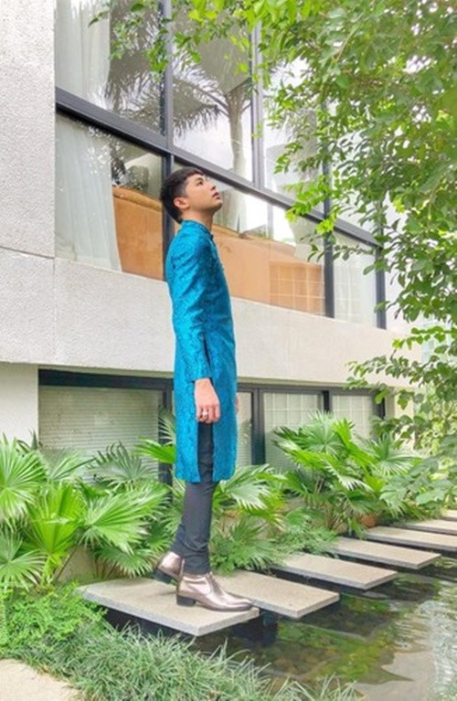 Noo Phước Thịnh tận hưởng sự bình yên, thảnh thơi trong cơ ngơi của mình.