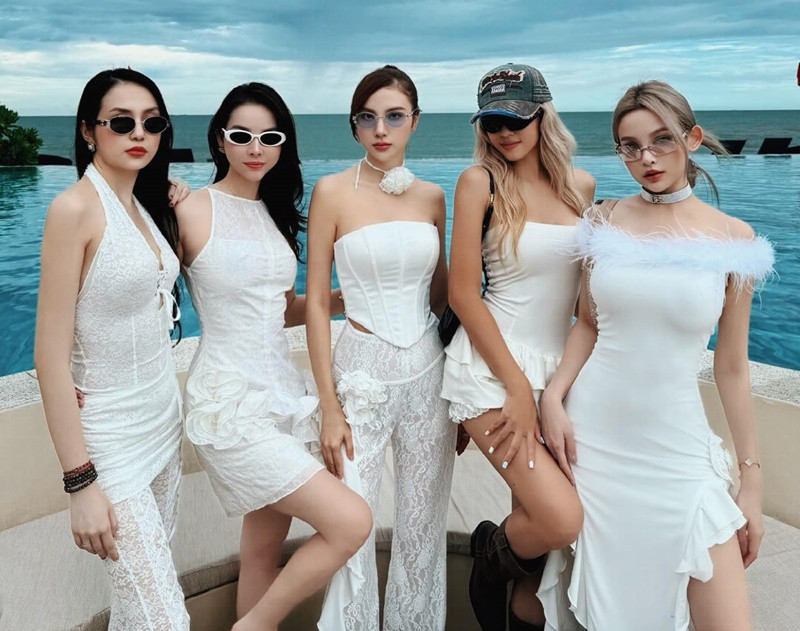 "Chị đẹp" Hạnh Sino chia sẻ bí quyết giữ dáng, đẹp da là ăn nhiều rau xanh, uống đủ nước, tránh thực phẩm chế biến sẵn và tập trung vào các thực phẩm chứa protein.