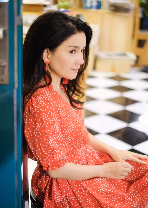 Ngọc Trinh kết hôn với một đạo diễn người Hàn Quốc cách đây nhiều năm.