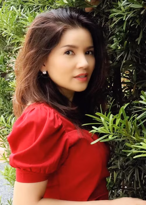 Vy của Mùi ngò gai giữ kín thông tin ly hôn, đến năm 2022 mới thừa nhận hôn nhân tan vỡ.