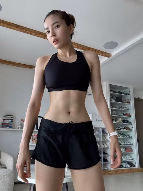Kỳ Duyên không trang điểm khi tập luyện. Ảnh: FB Kỳ Duyên.
