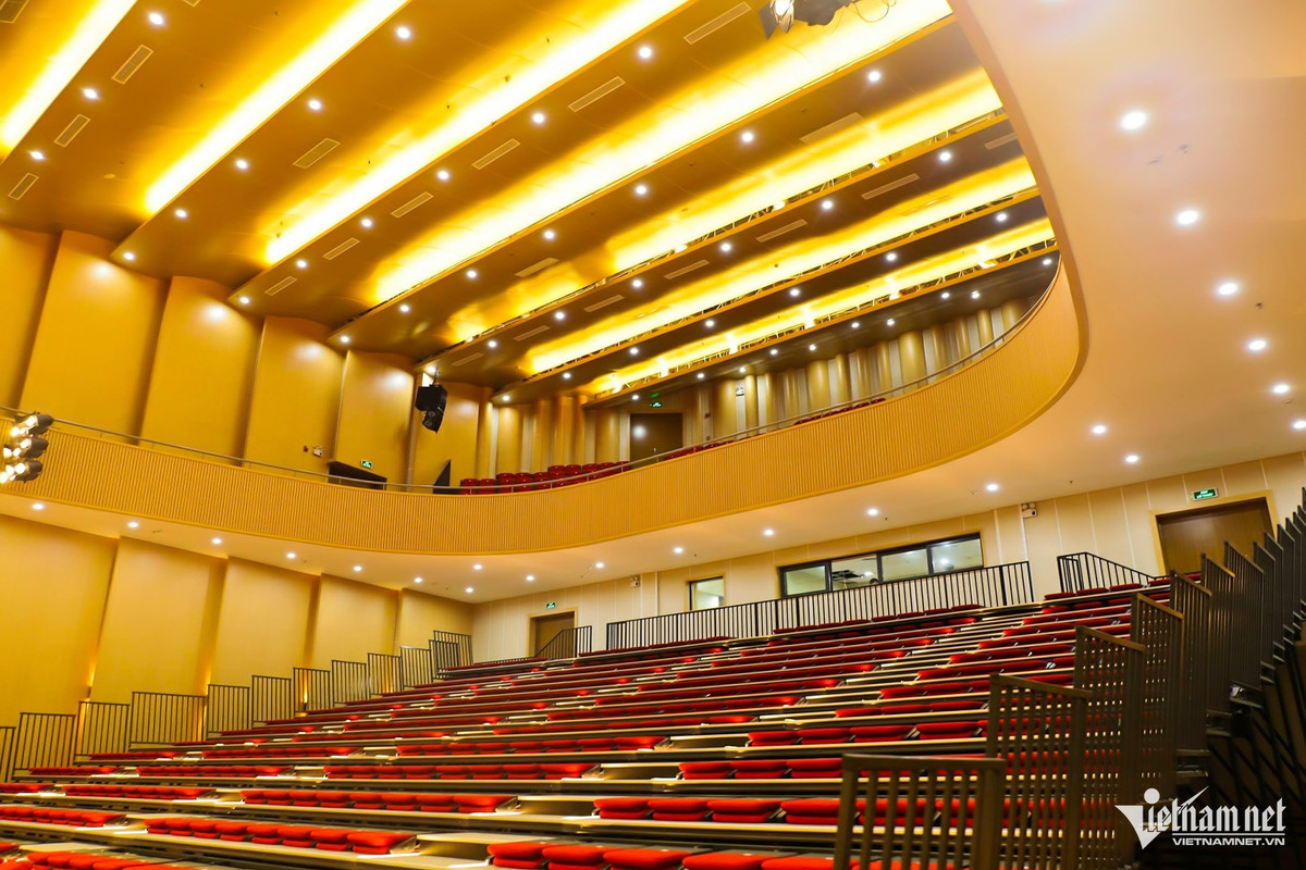 Nhà hát 800 chỗ kết hợp với rạp chiếu phim 3D-4D với 200 chỗ...