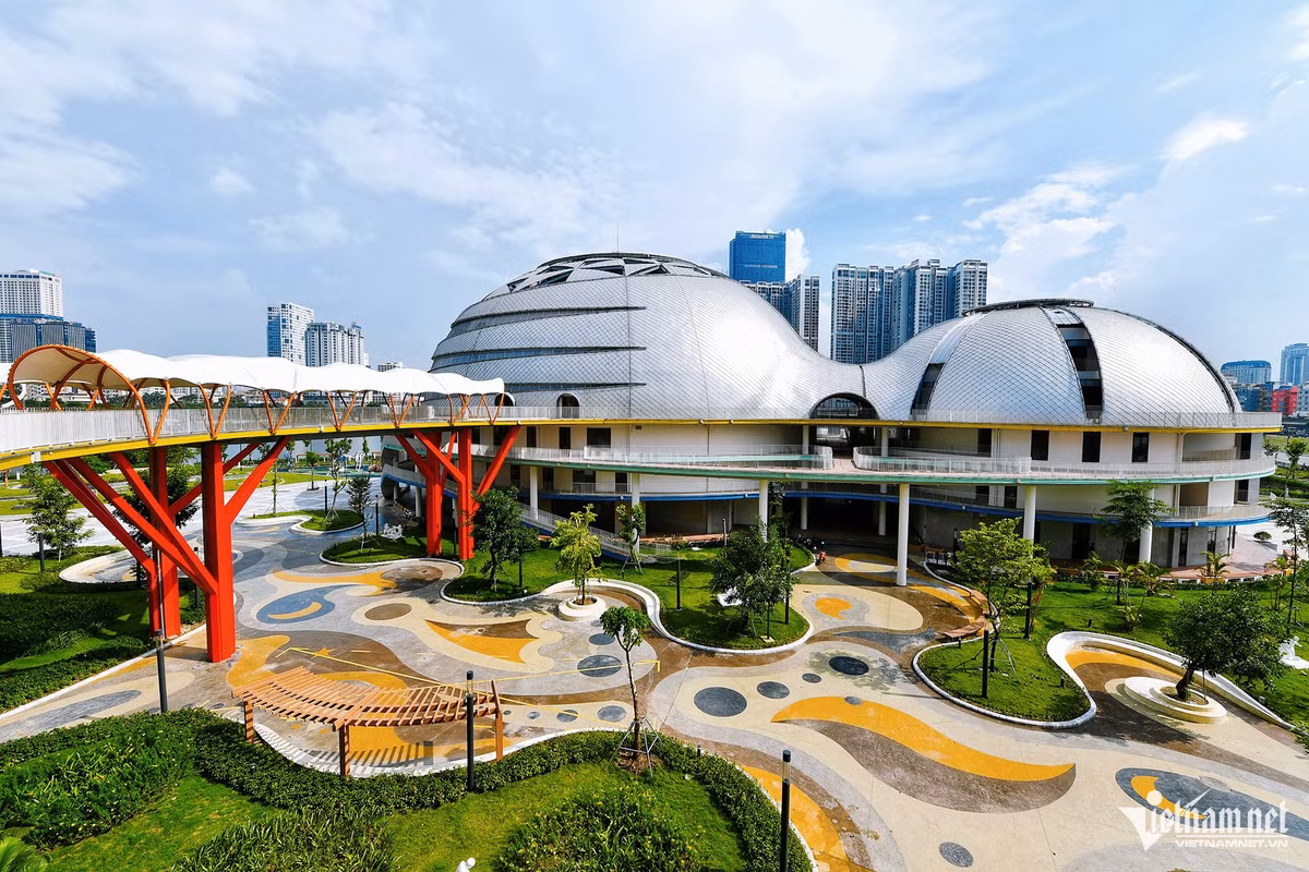 Dự án được UBND thành phố phê duyệt thời gian thực hiện từ năm 2020- 2024 (60 tháng); khởi công ngày 19/11/2021 và hoàn thành công tác xây dựng, lắp đặt thiết bị ngày 30/6/2024 (tính từ năm 2020 là 54 tháng), rút ngắn 10% thời gian thực hiện.