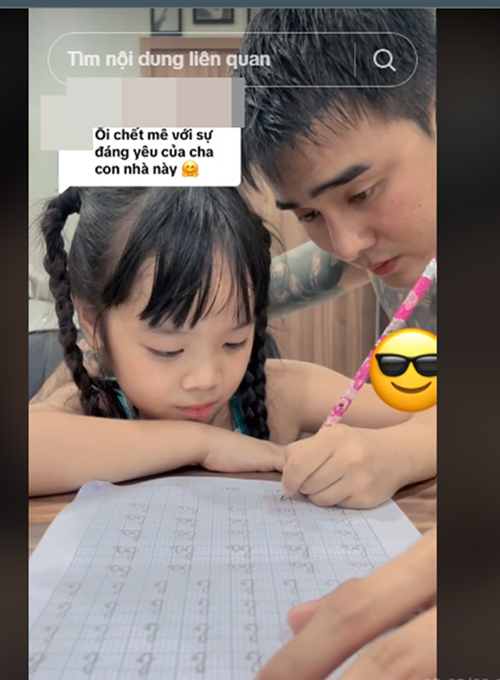 Nam rapper cũng hết mực yêu thương hai con gái riêng của Bảo Ngọc. Ảnh: TikTok Bảo Ngọc.