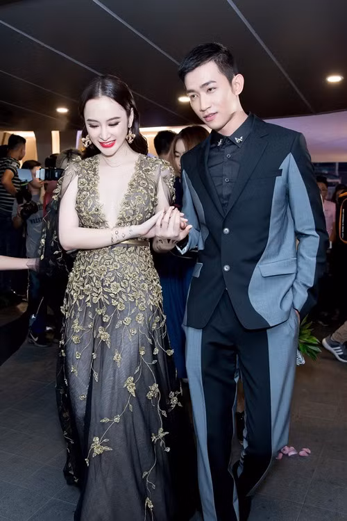 Sau khi đóng chung phim, Angela Phương Trinh và Võ Cảnh quấn quýt như cặp tình nhân. Ảnh: Dân Việt.